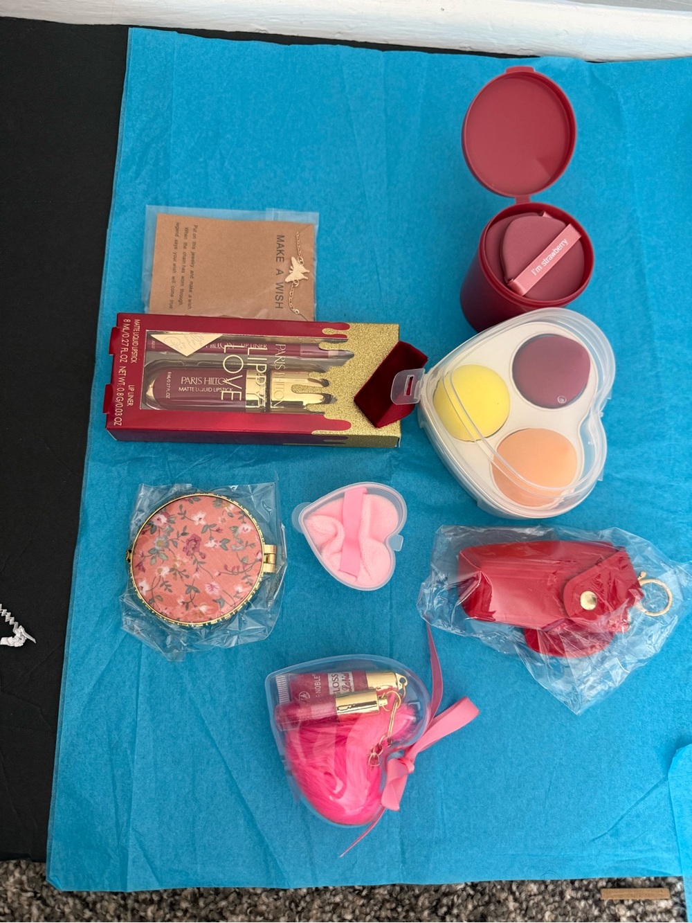 Assorted Pink and Red Party Favor Gift Set -